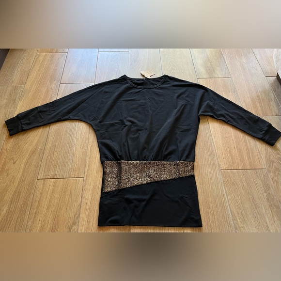 Tops - NEW Black & gold long sleeve top NWT